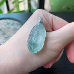 18K金镶嵌飘花观音吊坠